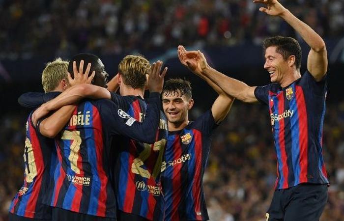 بالبلدي: هل يوافق برشلونة على أحد عرضي الدوري السعودي لبيع لاعبه؟